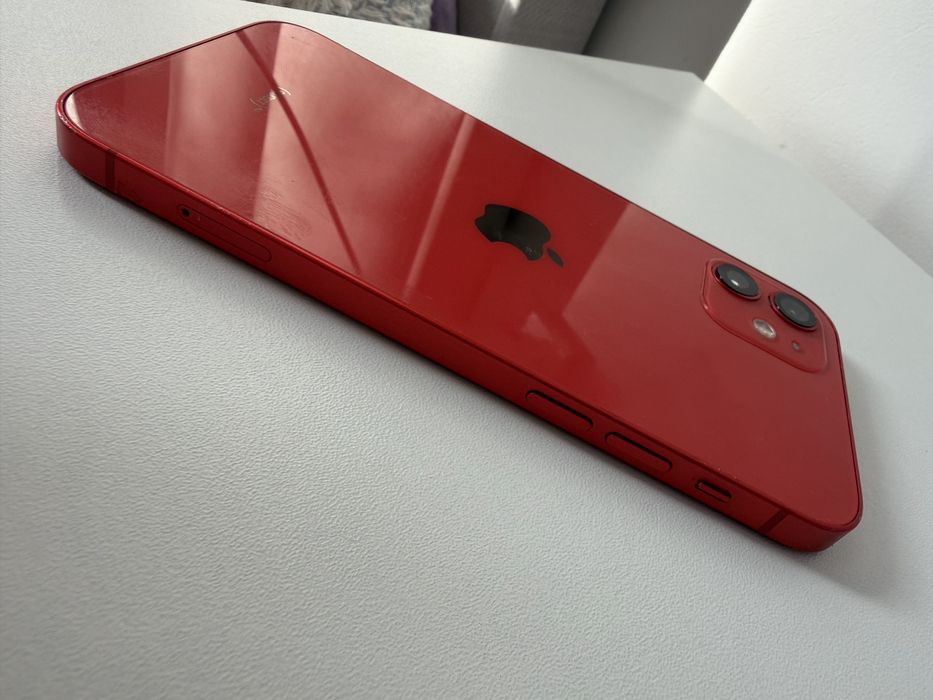 Продам Айфон 12