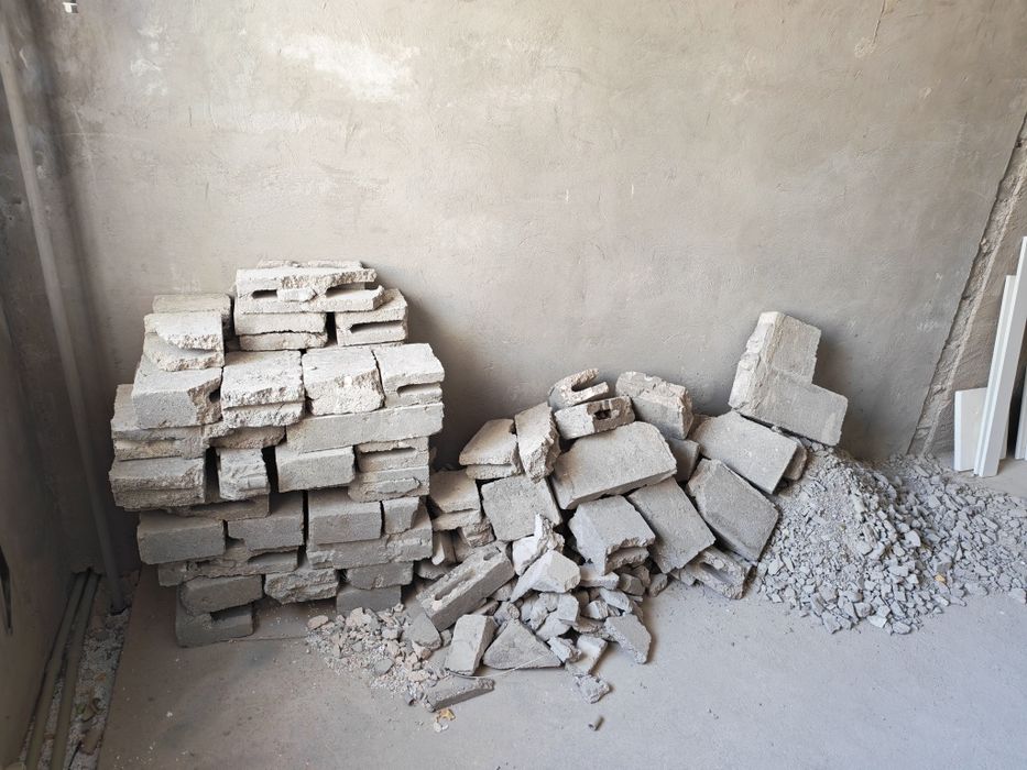 Құрылыстан шыққан тастар