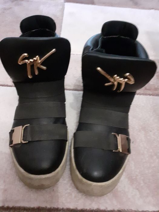 Дамски обувки-ежедневни