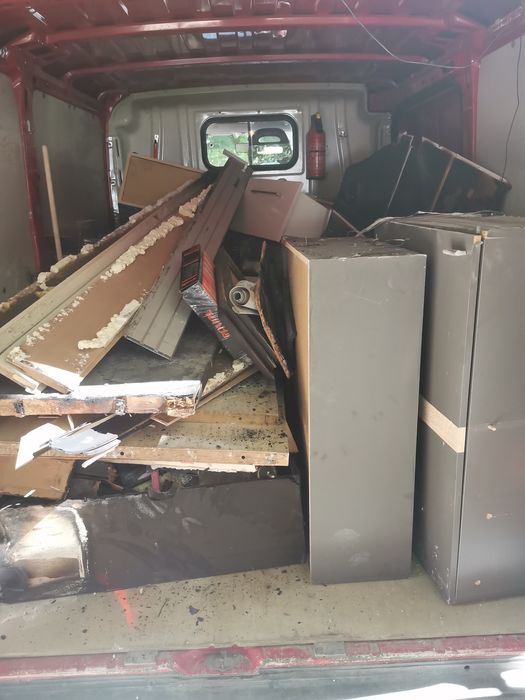 Услуги с товарен бус