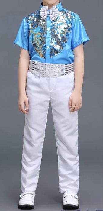 Костюм мальчикам 10-12 штук