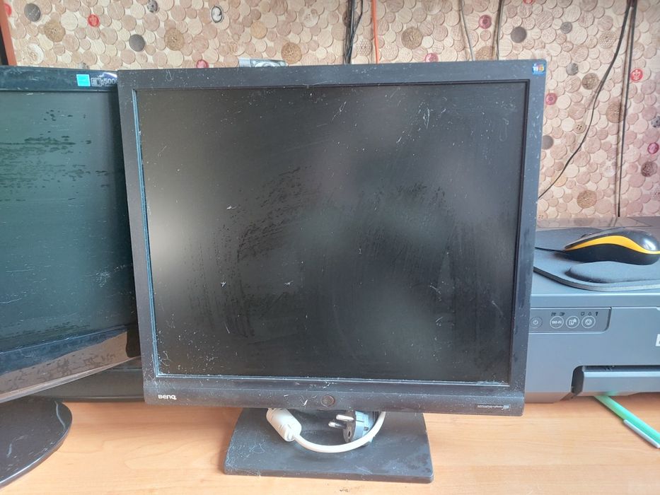 Мониторы от компьютера Samsung и BENQ