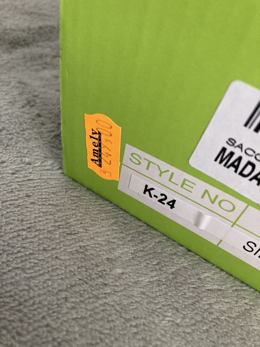 Sandale elegante eveniment .