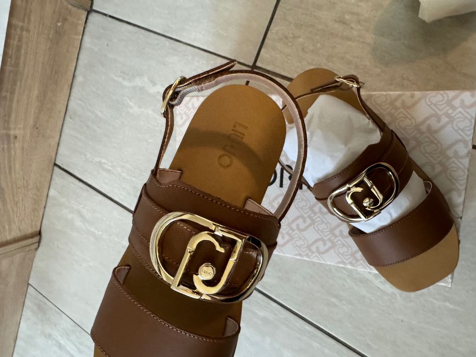 Нови дамски сандали Love Moschino и Liu Jo