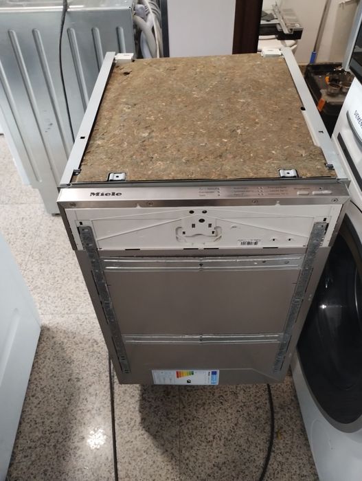 Съдомиялна MIELE 45 см Пълно Вграждане