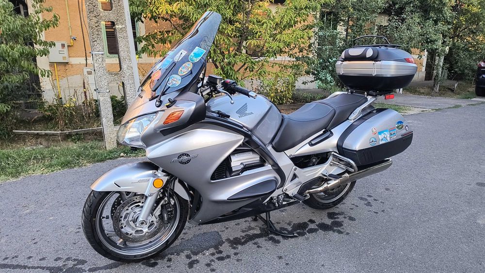 Vând Honda ST 1300 Paneuropean an 2005 ABS