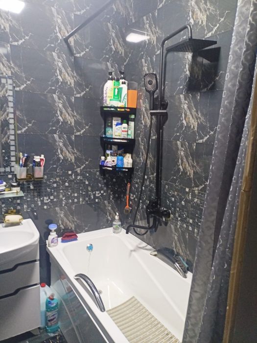 Продаёться 4-х комнатную квартира.