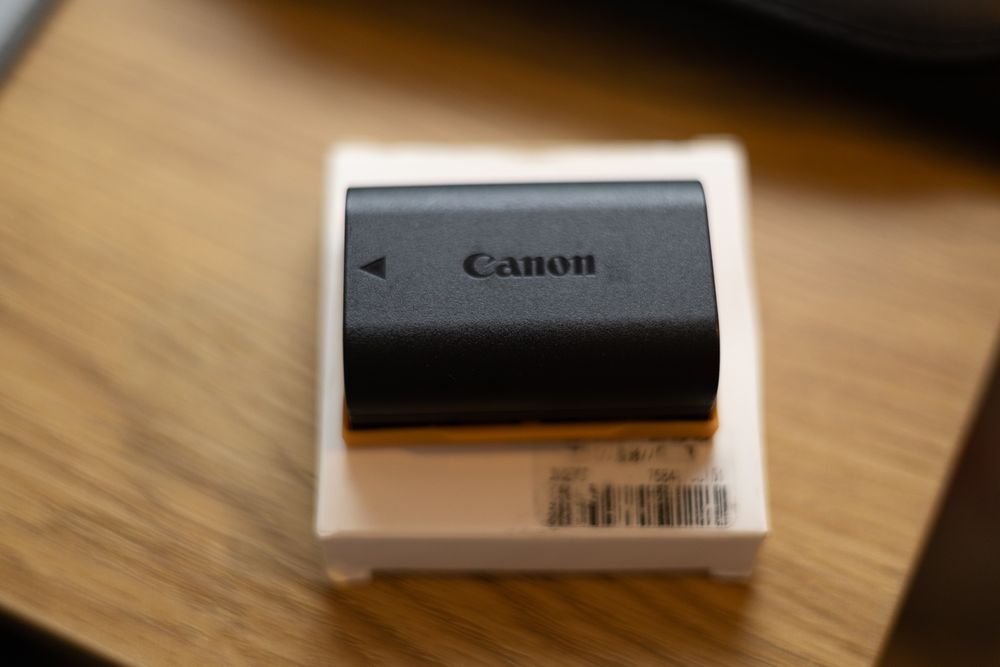 Canon EOS 90D с 3 обектива и 3 филтъра