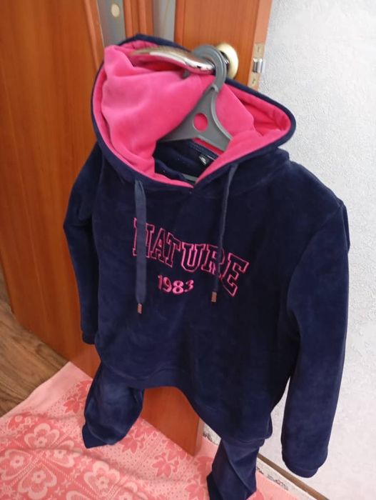 Продам спортивный костюм