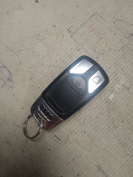 cheie audi a4 b9 2016