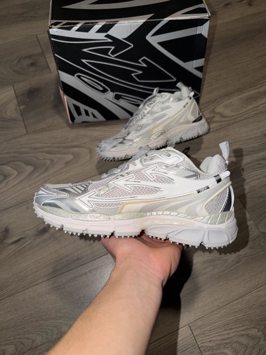 Off White Be Right Back