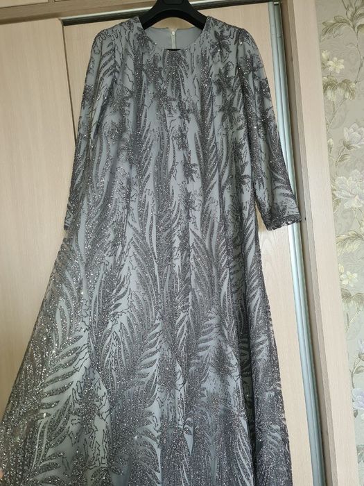 Продается вечернее платье