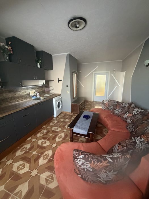 Тристаен апартамент под наем