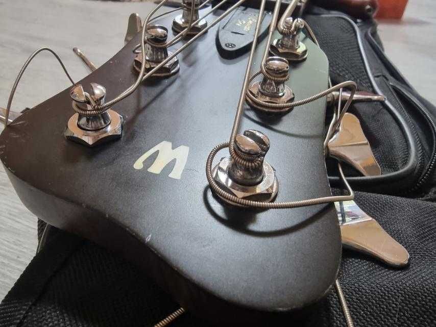 Бас китара Warwick Pro Series Corvette Standard с 6 струни