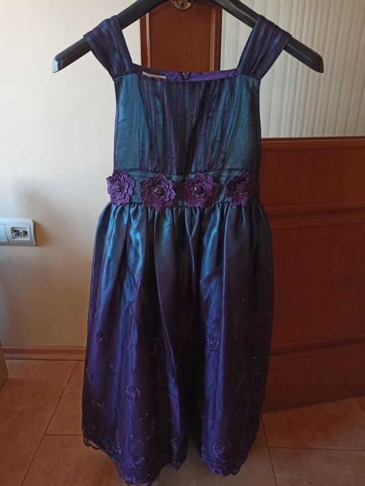 Сатенени роклички