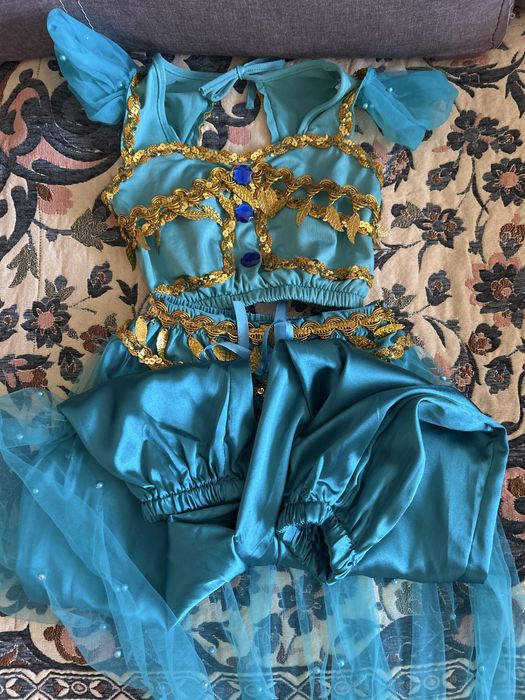 Продам восточный костюм для девочек