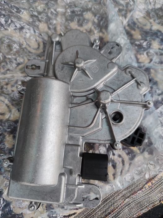 Машинка за задна чистачка на Passat B8 3G0.827.887.A