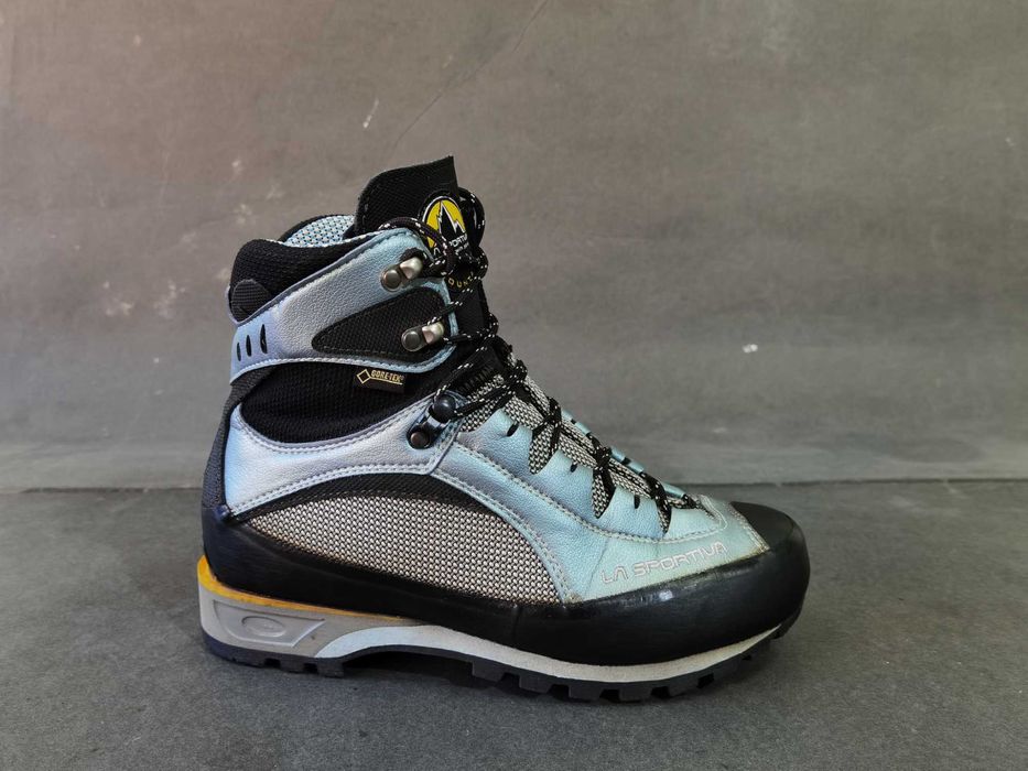 Bocanci piele 40 41 ghete munte  LaSportiva  Goretex  Vibram ca Noi
