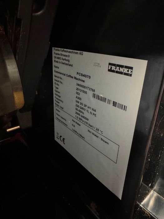 Espressor cafea Franke A300 profesional - anul fabricatiei 2022 – 2 râșnițe + 2 solubile – doar 5.308 utilizări