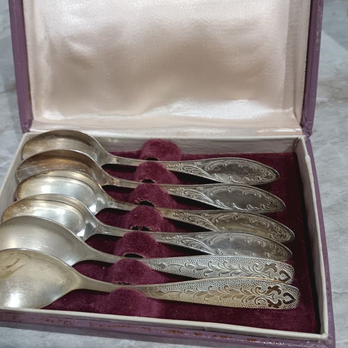 Продам ложки чайние мельхиоровые.