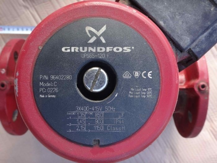 Pompa noua de recirculare a apei Grundfos UPS65-120F si UPS32-60F