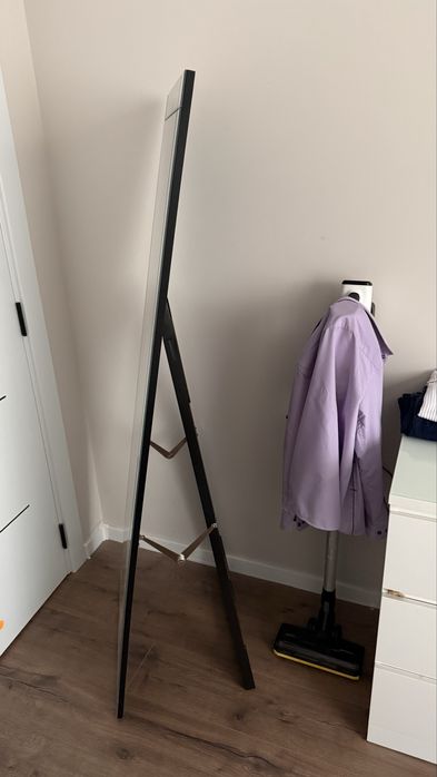 Продавам стоящо огледало