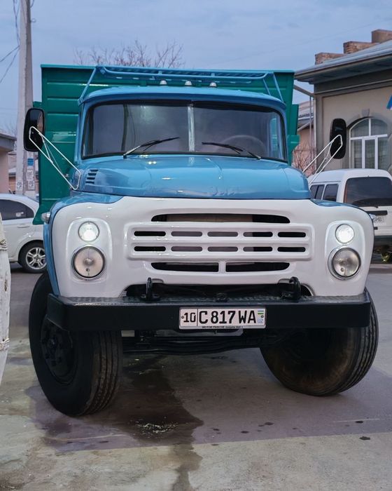 Zil samasval 4502 sotiladi