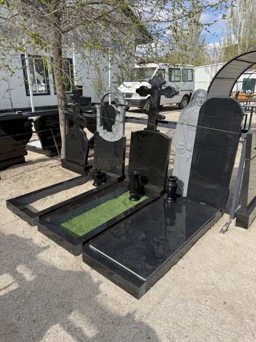 Памятник Установка мазарных плит