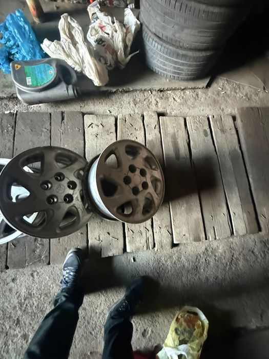 Продам шины с дисками 15