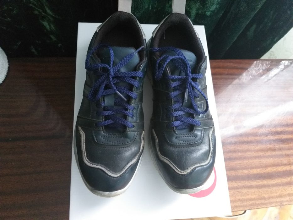 Guess детски обувки 33, 34номер, 21,5см., 22см.