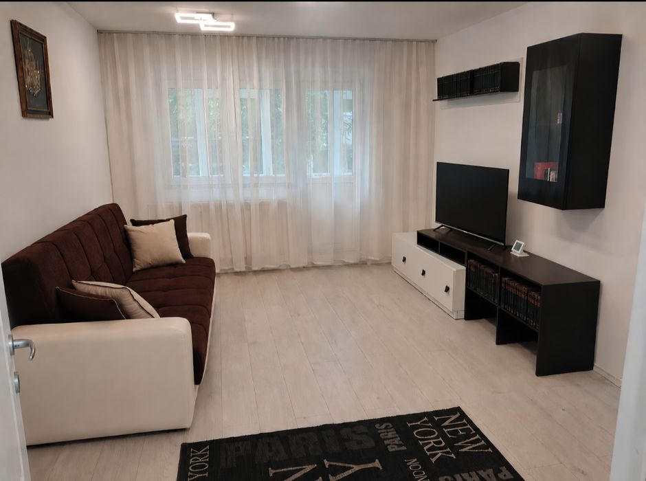 Inchiriez apartament 2 camere la parter zona V-uri Alexandria