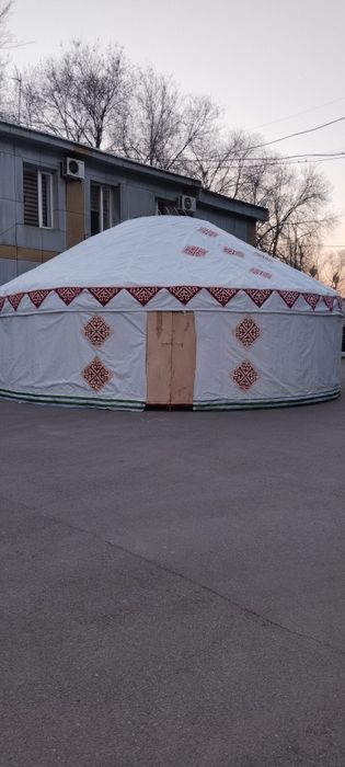 Аренда юрта . Столы посуда