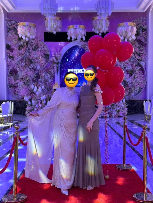 Продам 2 вечерних платья