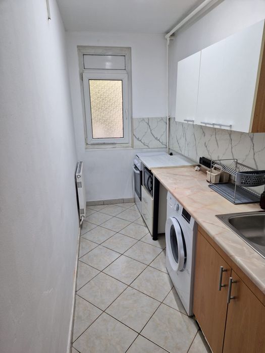 Închiriez garsoniera comfort 1 aflată la parterul unui bloc de 4 etaje ,35 mp,situata pe bulevardul 1DECEMBRIE 1918 nr.38 sector București.