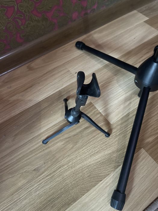 Продается подставка под микрофон