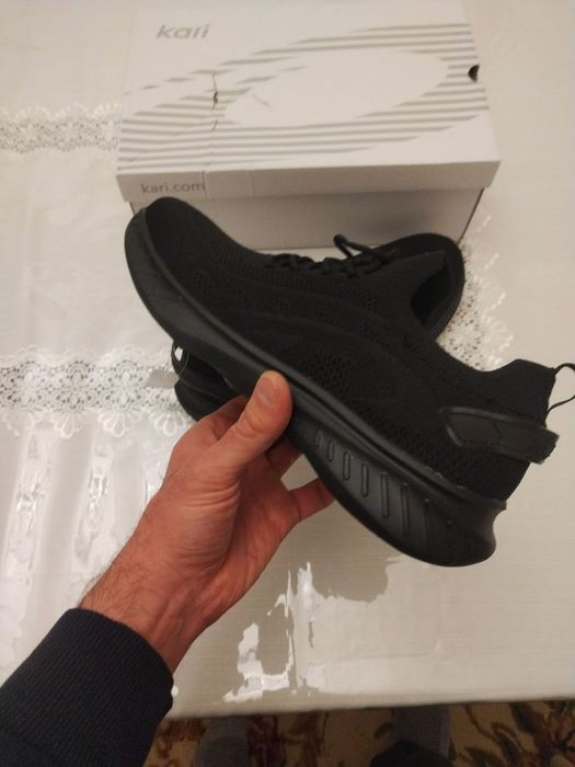 Кроссовки новый размер 43