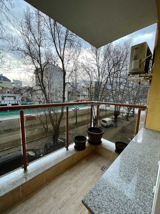 Дава се под наем Тристаен апартамент в София, Красно село - 90 кв.м за 900 € - Снимка #6