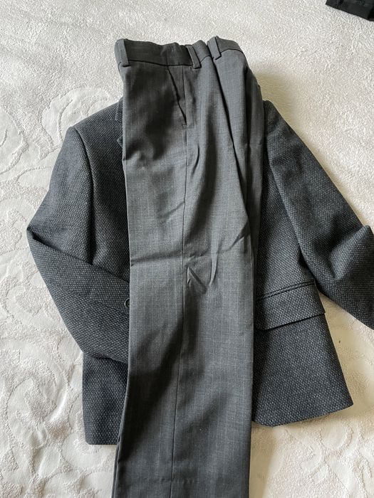 Пиджак + брюки ( серого цвета)