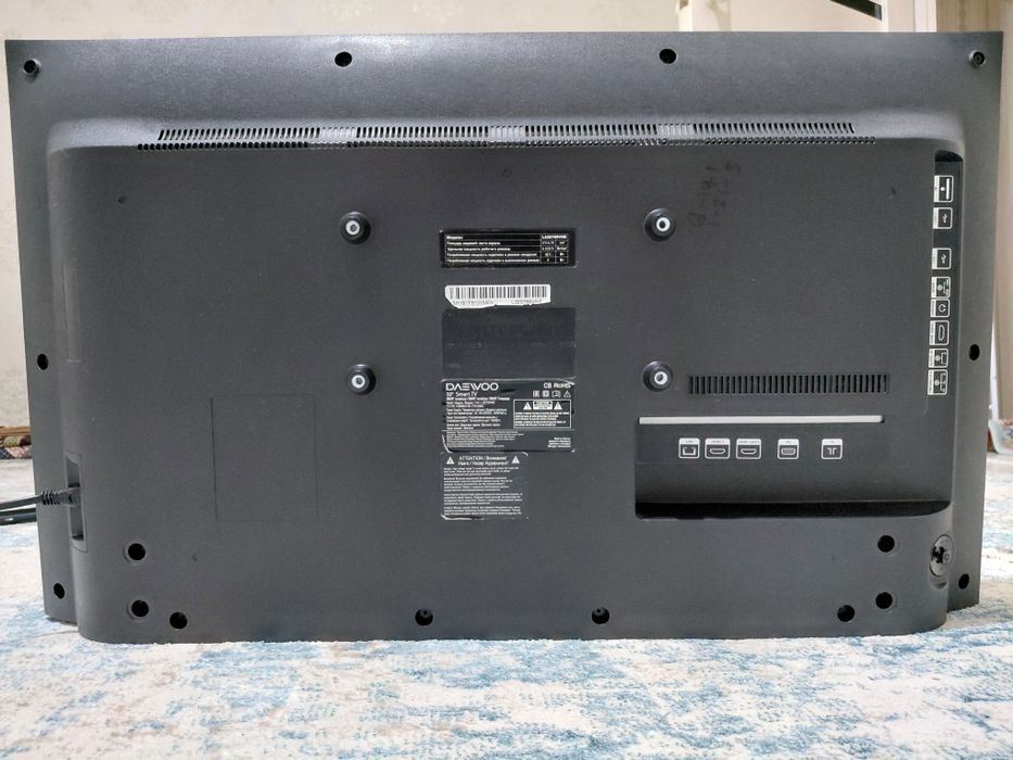 Продается смарт телевизор