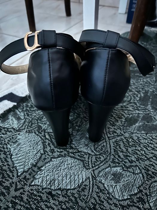 Pantofi cu toc marimea 40