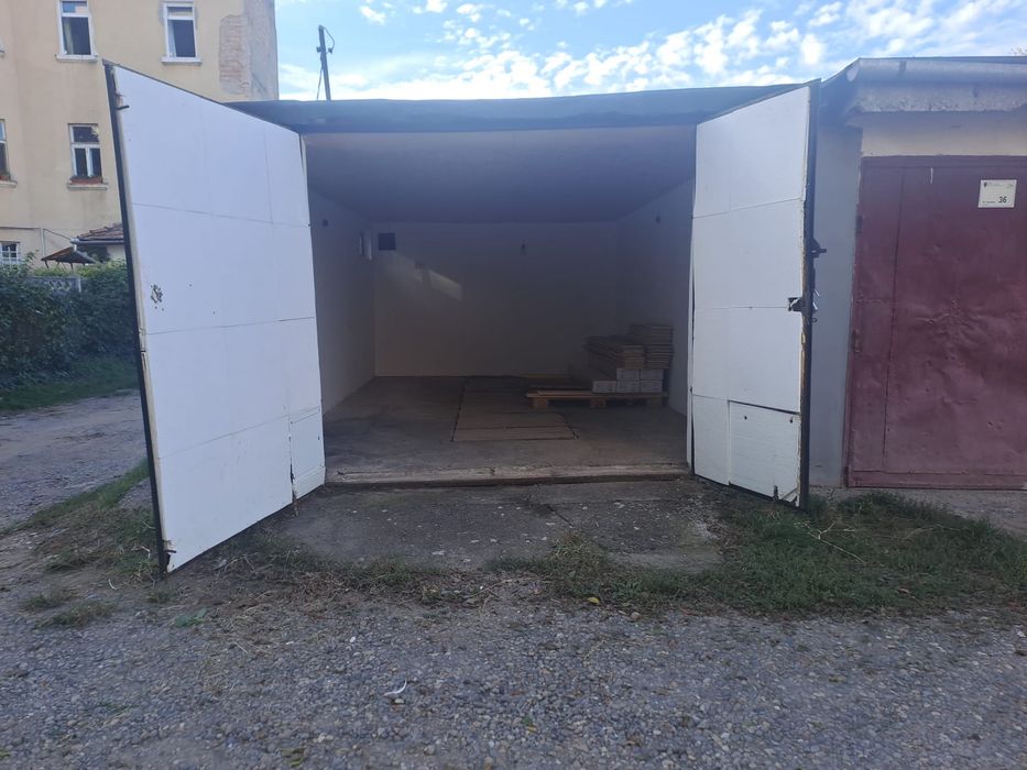 Vand garaj in centrul Targu Muresului