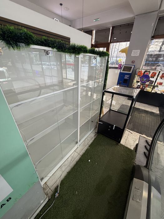 Шкафы для бизнеса витрины