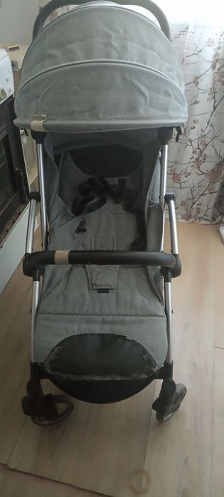 Коляска качественная