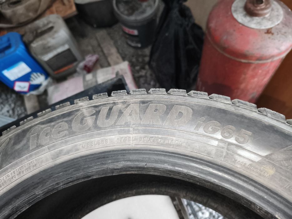 Продам зимние шины  на 17