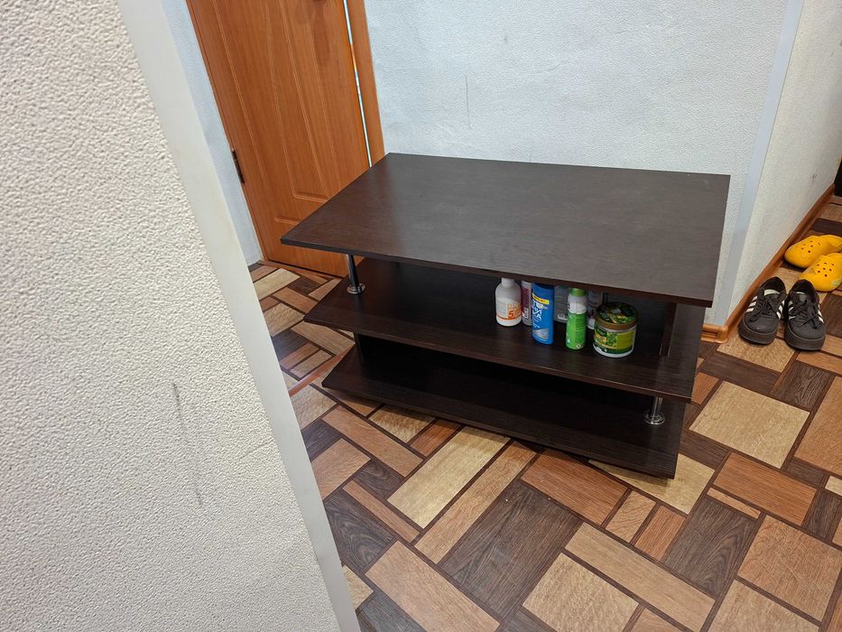 Продам гостинный стол