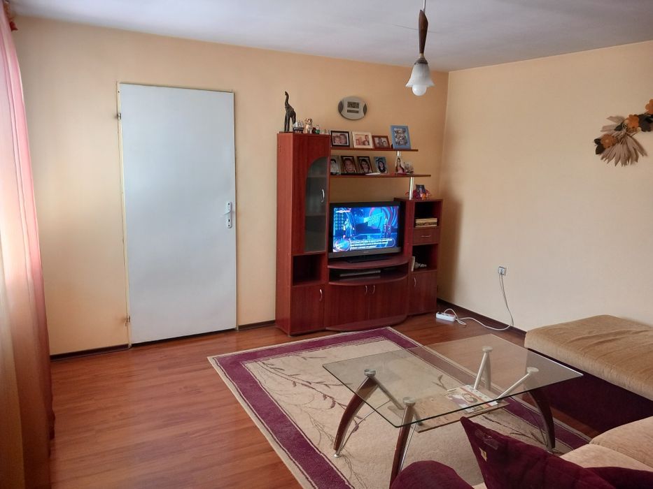 Къща с двор, 950 кв.м. в центъра на Исперих