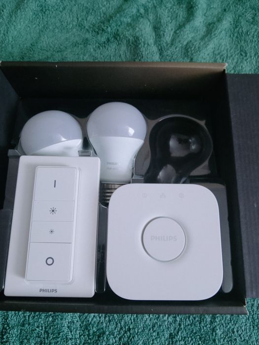 Pachet becuri inteligente Philips
