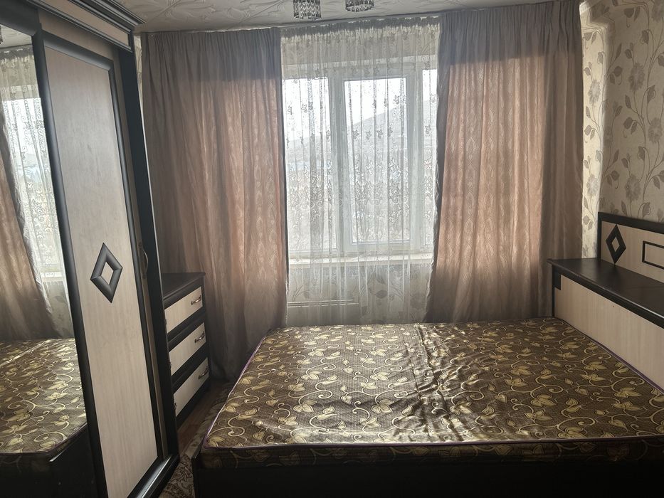 3 бөлмелі пәтер ұзақ мерзімге жалға беріледі