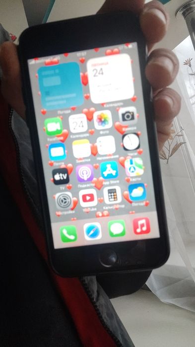 Продам iPhone 8 цена договорная