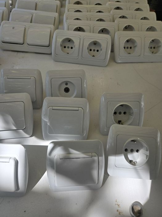 Контакти, ключове, кабелна телевизия